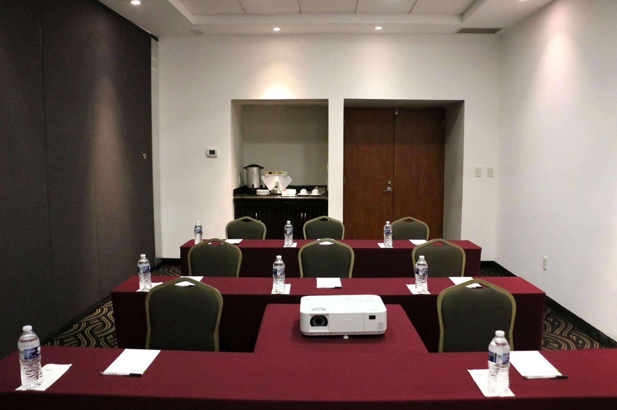 Radisson Poliforum Plaza Hotel Леон Екстер'єр фото