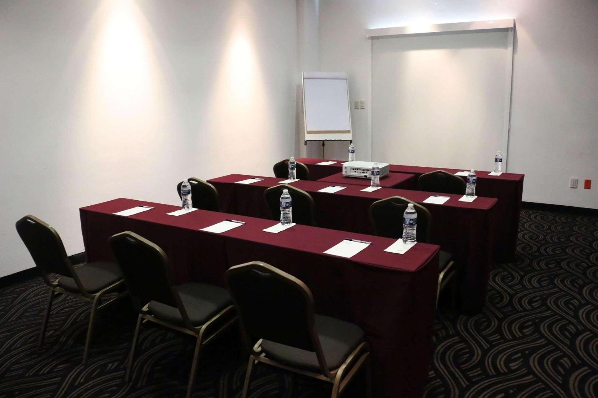 Radisson Poliforum Plaza Hotel Леон Екстер'єр фото