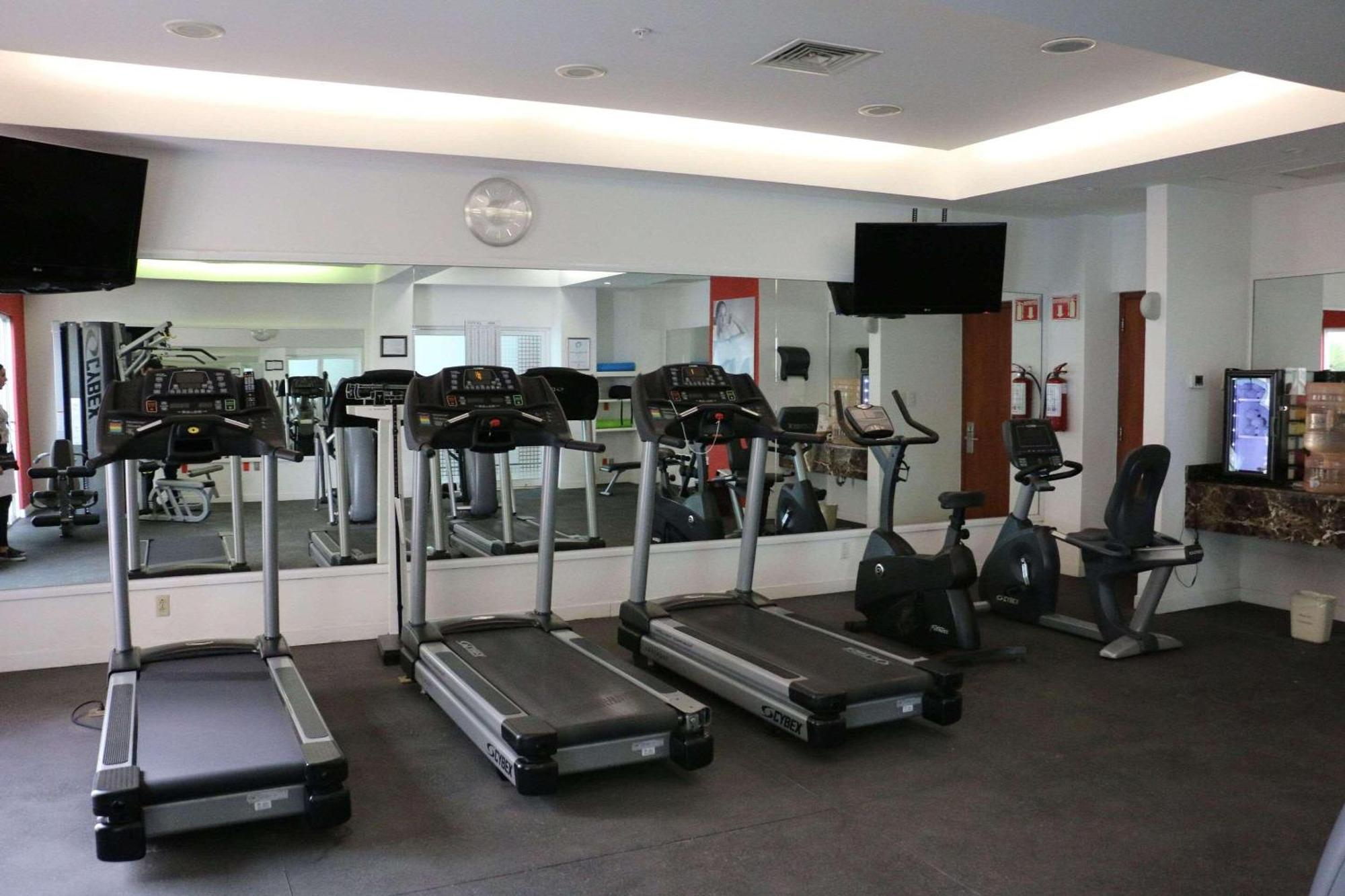 Radisson Poliforum Plaza Hotel Леон Екстер'єр фото